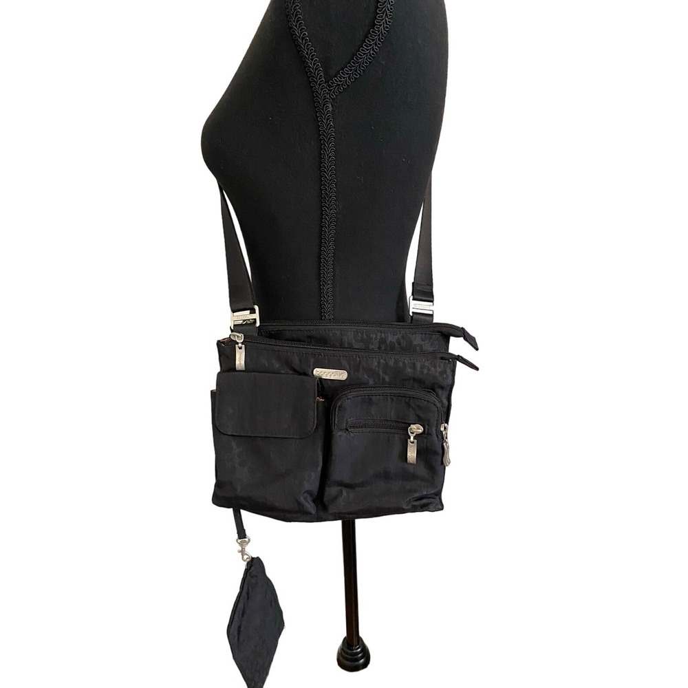 Baggallini Modern Everywhere Black cheetah‎ Crossbody adjustable strap